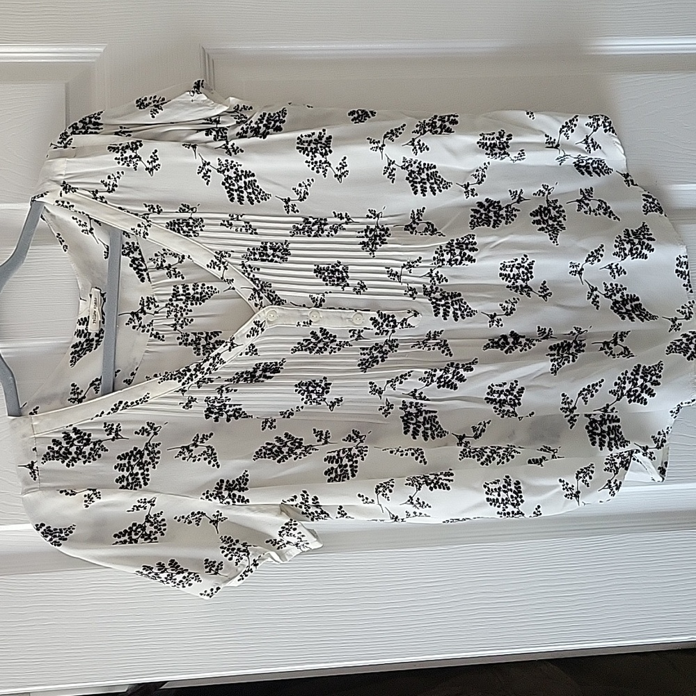 Women's white and black blouse